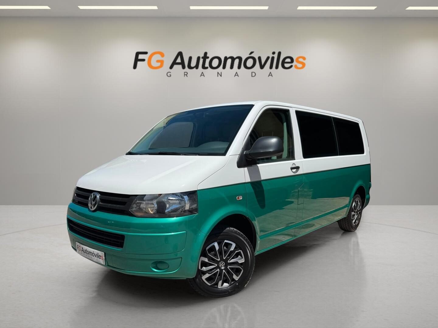 VOLKSWAGEN TRANSPORTER T5 CAJA LARGA 2.0 TDI 102 CV