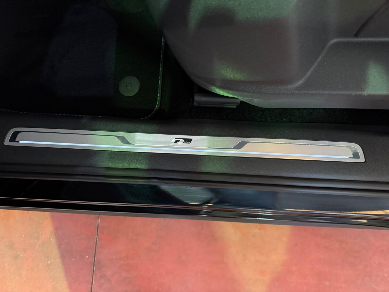 VOLKSWAGEN TIGUAN R-LINE 2.0 TDI 150 CV DSG7