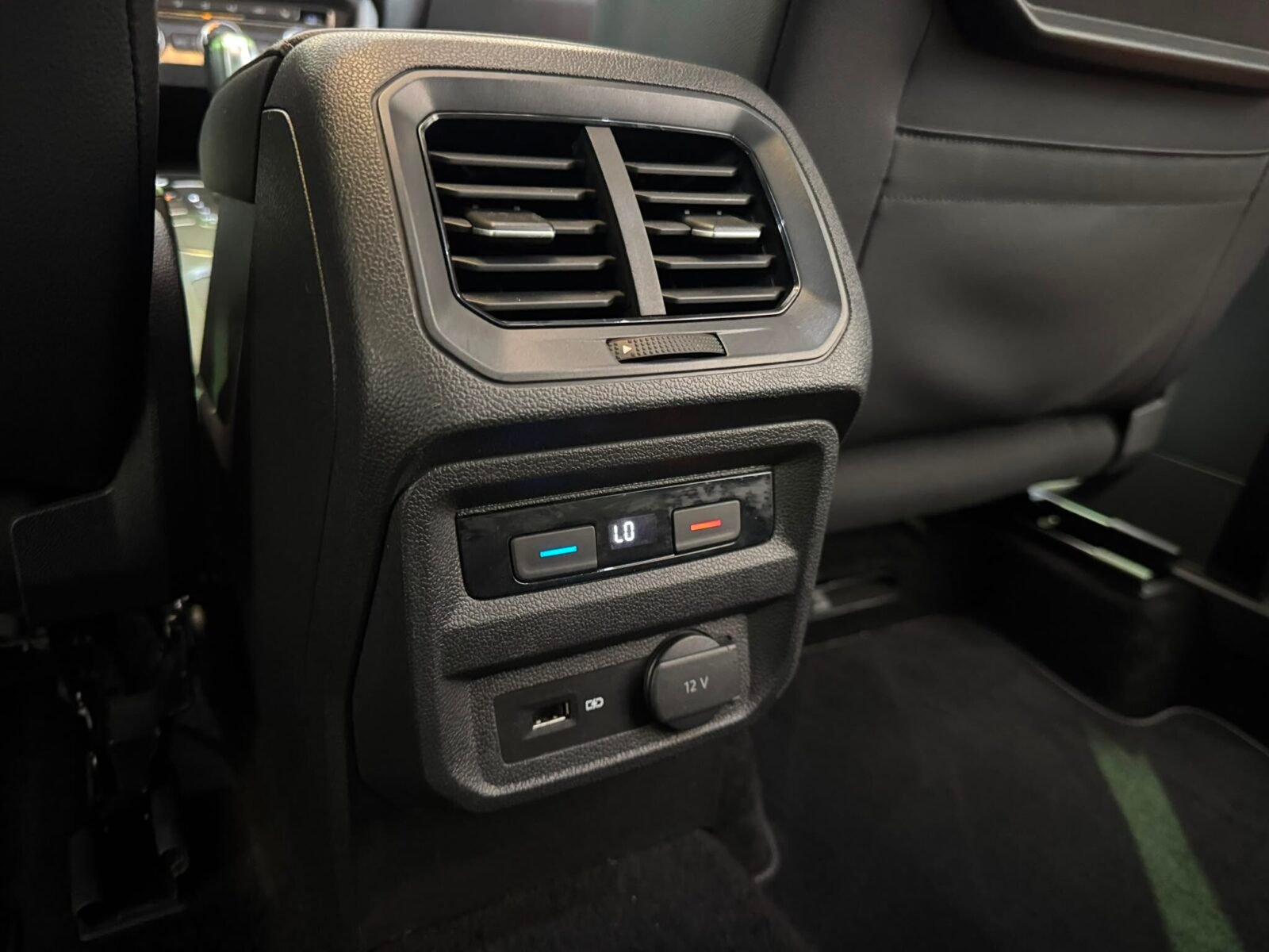 VOLKSWAGEN TIGUAN R-LINE 2.0 TDI 150 CV DSG7