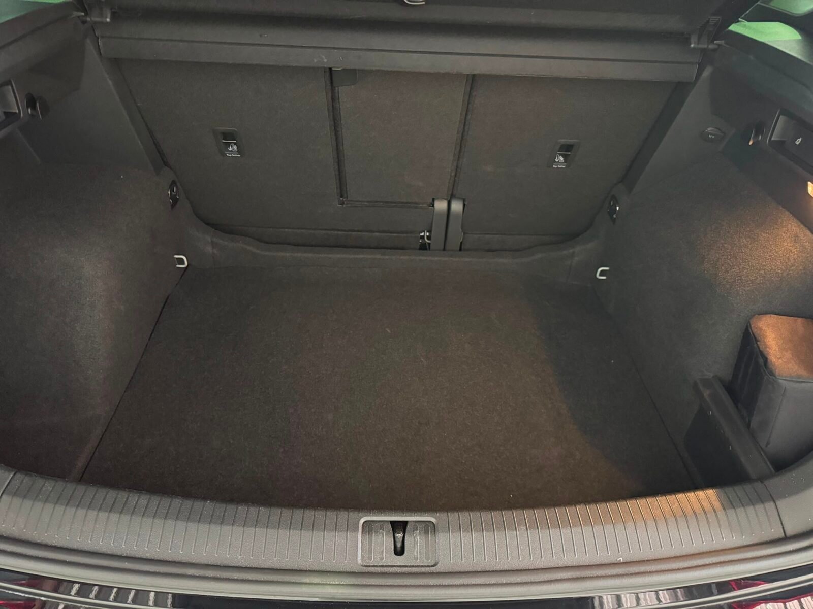 VOLKSWAGEN TIGUAN R-LINE 2.0 TDI 150 CV DSG7
