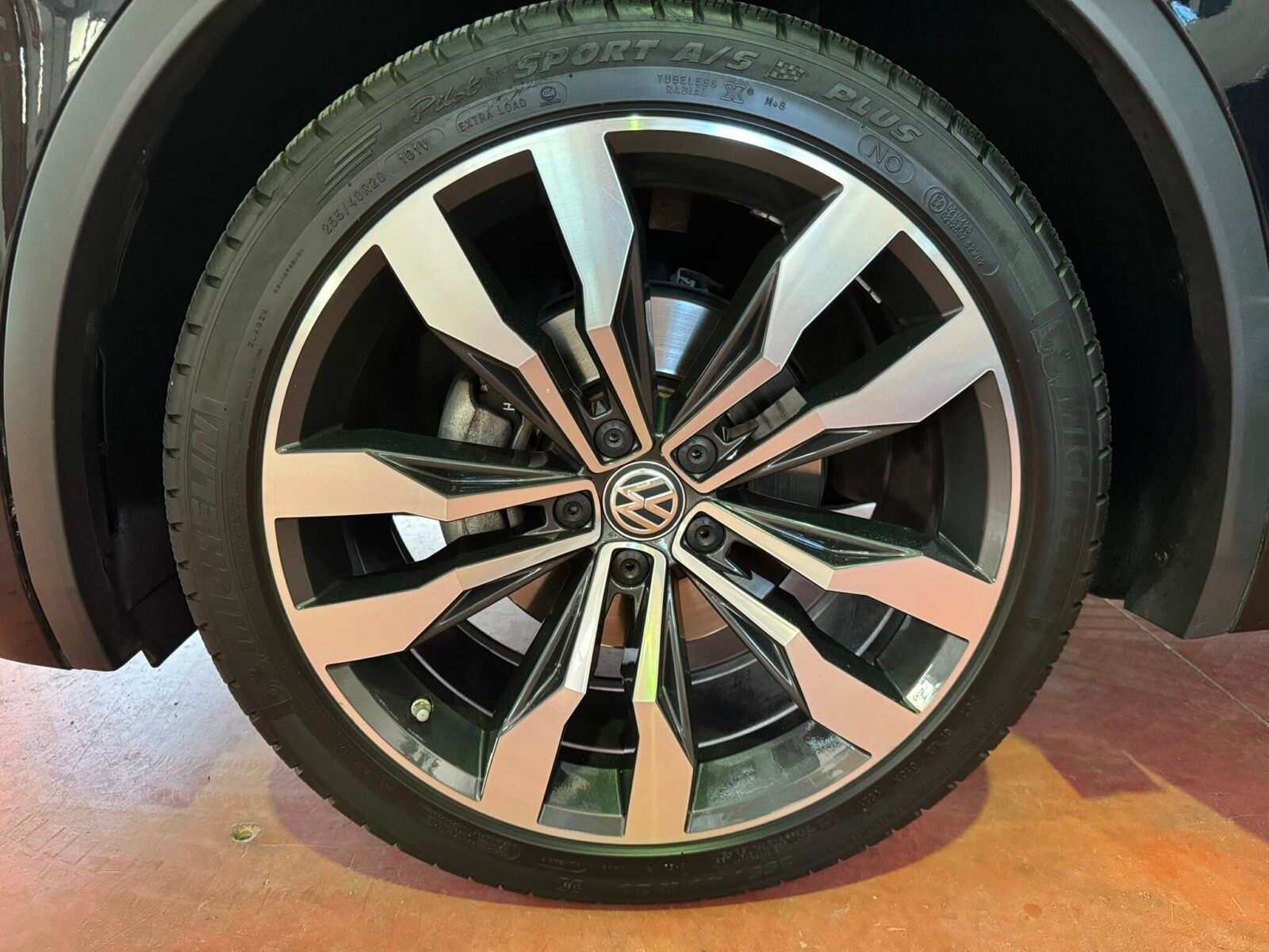 VOLKSWAGEN TIGUAN R-LINE 2.0 TDI 150 CV DSG7