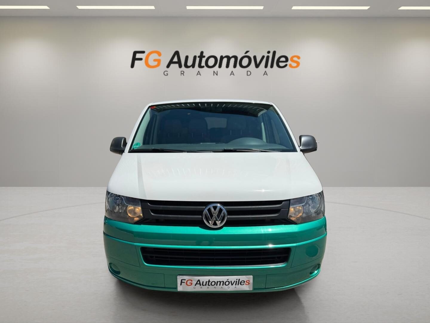 VOLKSWAGEN TRANSPORTER T5 CAJA LARGA 2.0 TDI 102 CV