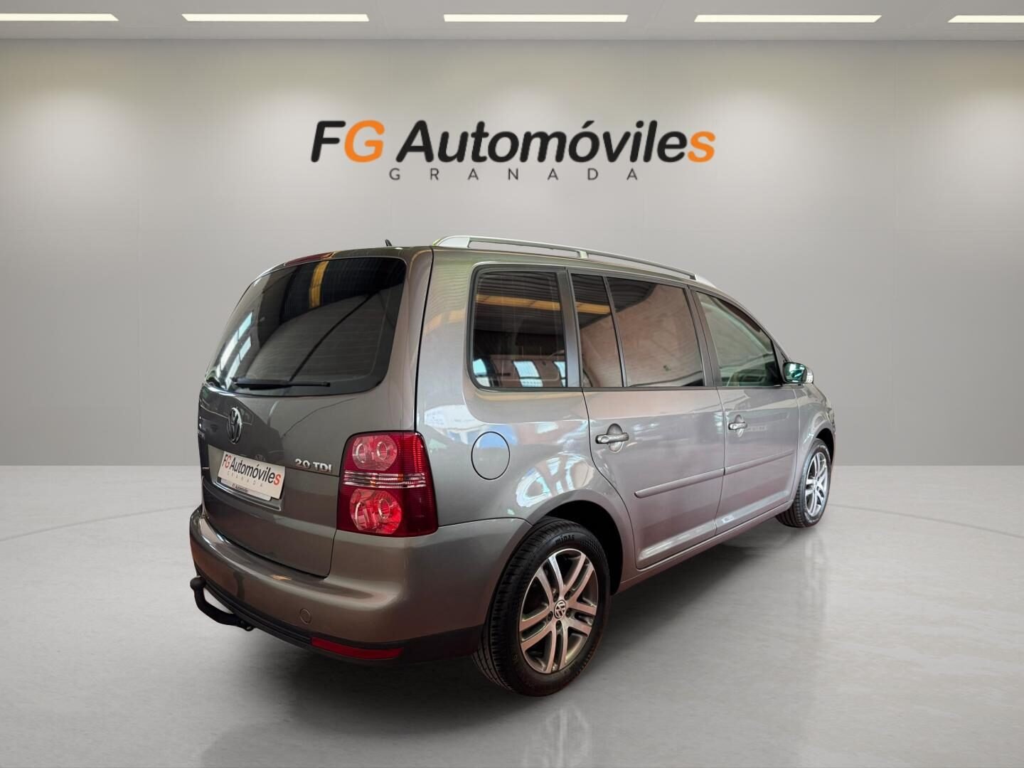 VOLKSWAGEN TOURAN TRAVELLER 2.0 TDI 140 CV 5 PLAZAS