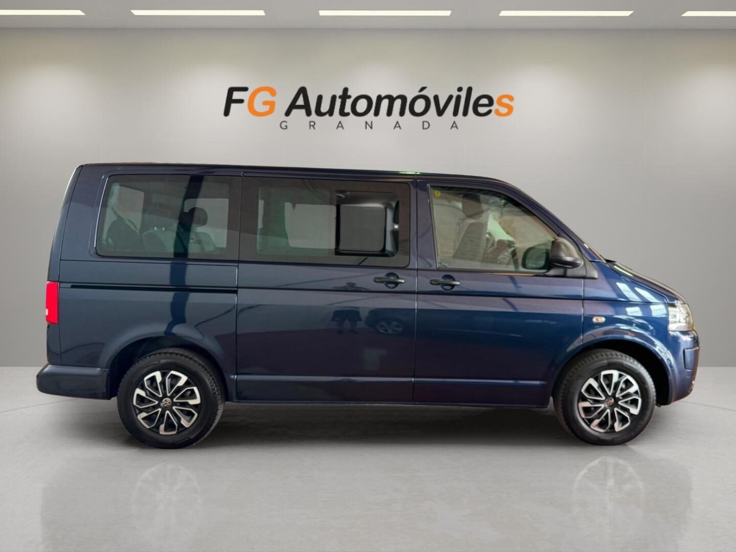 VOLKSWAGEN MULTIVAN T5.1 STARTLINE  2.0 TDI 140 CV DSG7