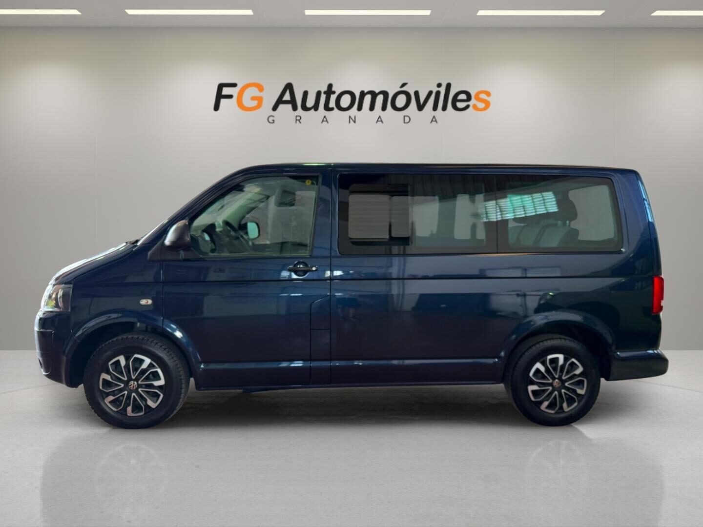 VOLKSWAGEN MULTIVAN T5.1 STARTLINE  2.0 TDI 140 CV DSG7