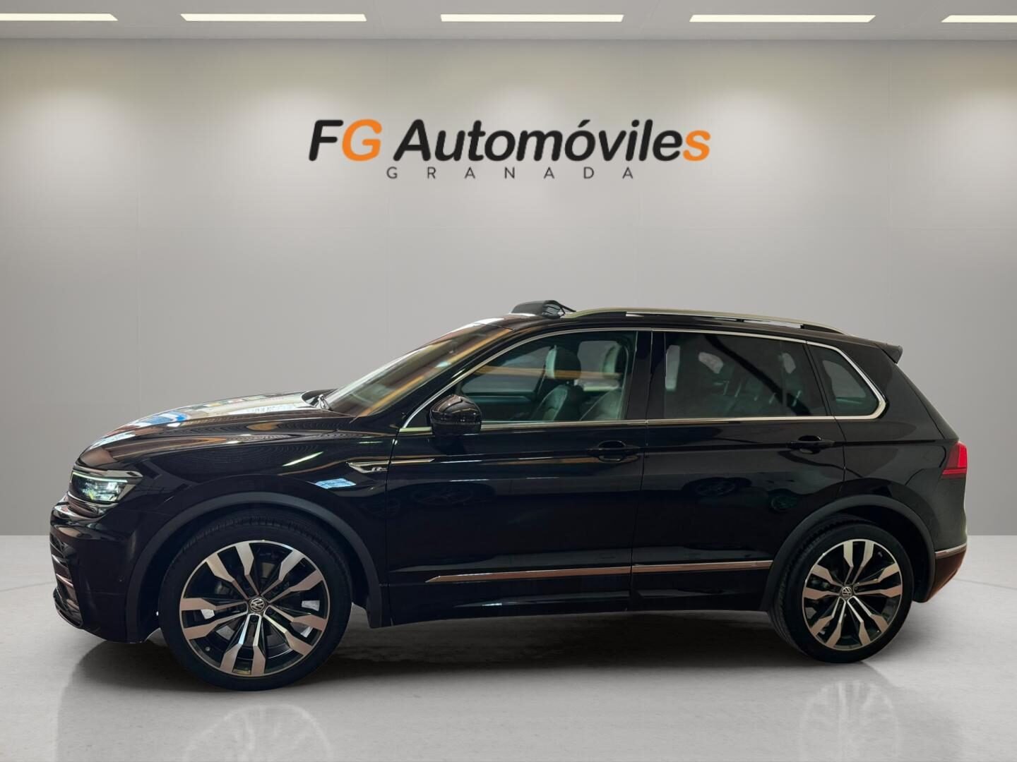 VOLKSWAGEN TIGUAN R-LINE 2.0 TDI 150 CV DSG7
