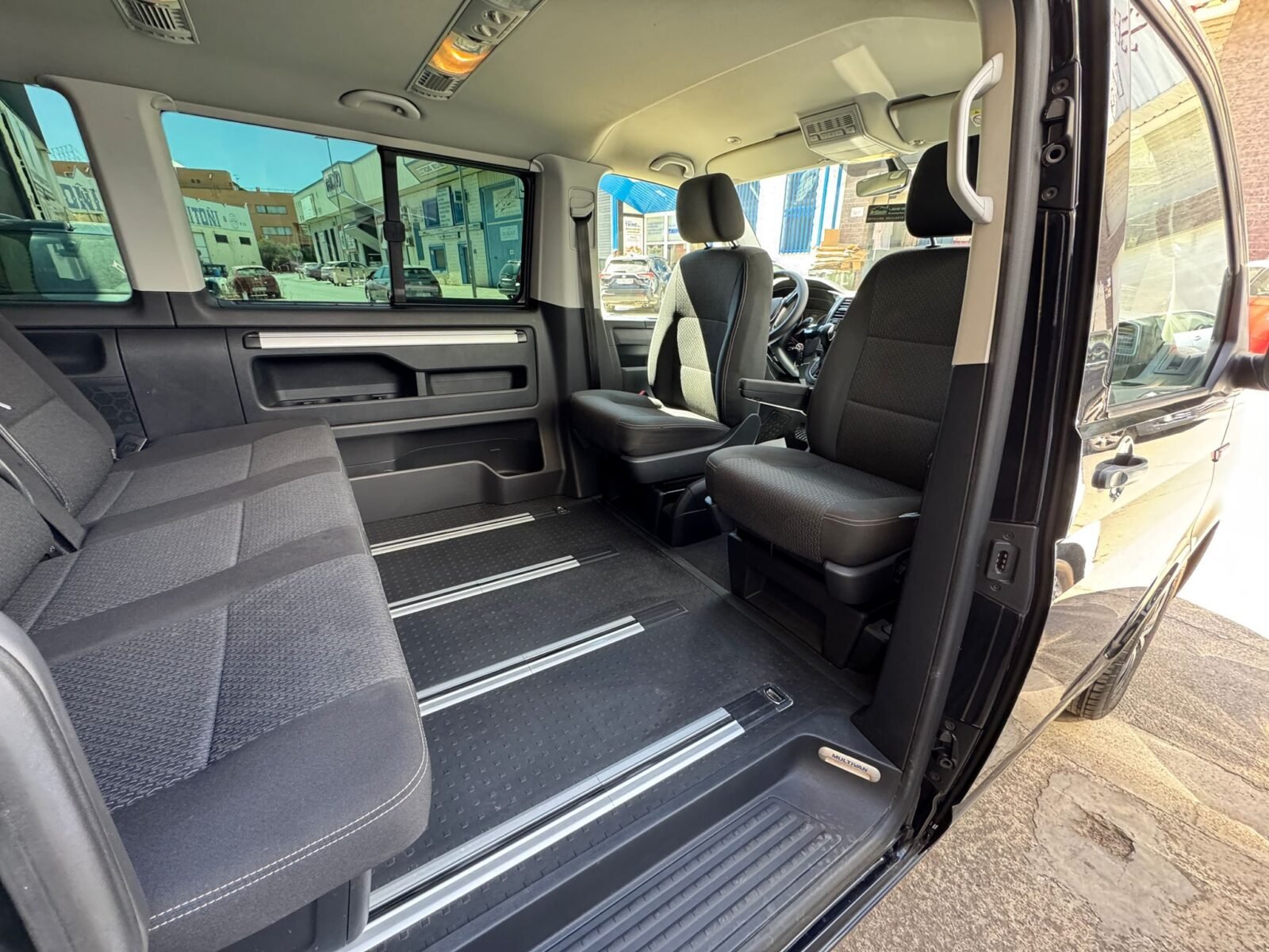 VOLKSWAGEN MULTIVAN OUTDOOR 2.0 TDI 150 CV DSG7