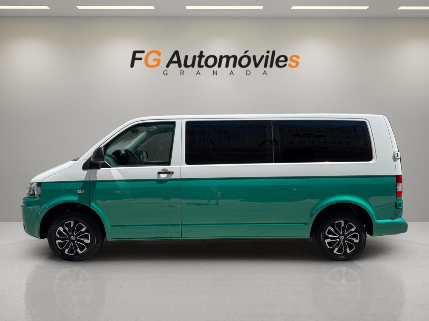 VOLKSWAGEN TRANSPORTER T5 CAJA LARGA 2.0 TDI 102 CV