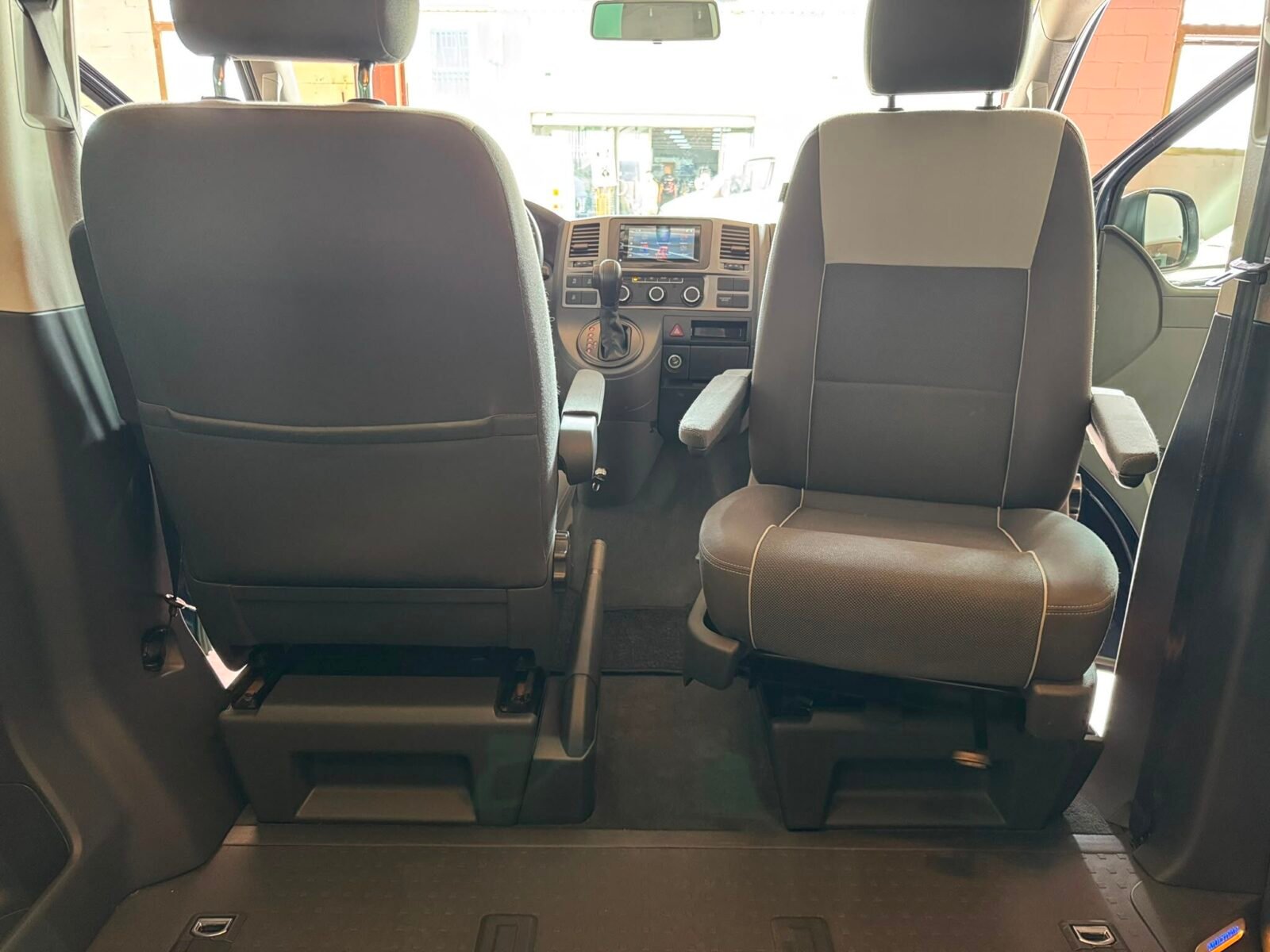 VOLKSWAGEN MULTIVAN T5.1 STARTLINE  2.0 TDI 140 CV DSG7