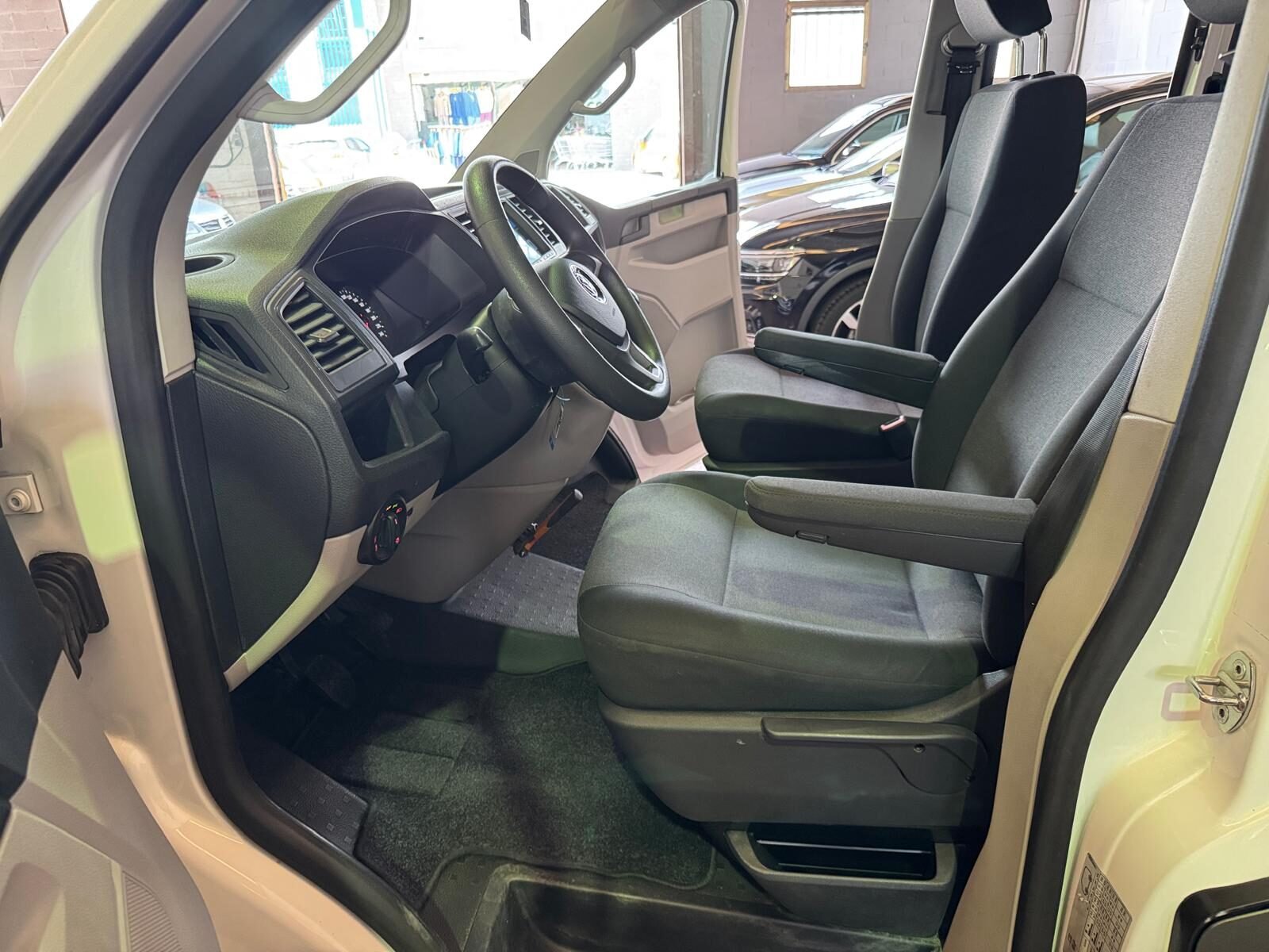 VOLKSWAGEN TRANSPORTER T6 L2H2 2.0 TDI 102 CV