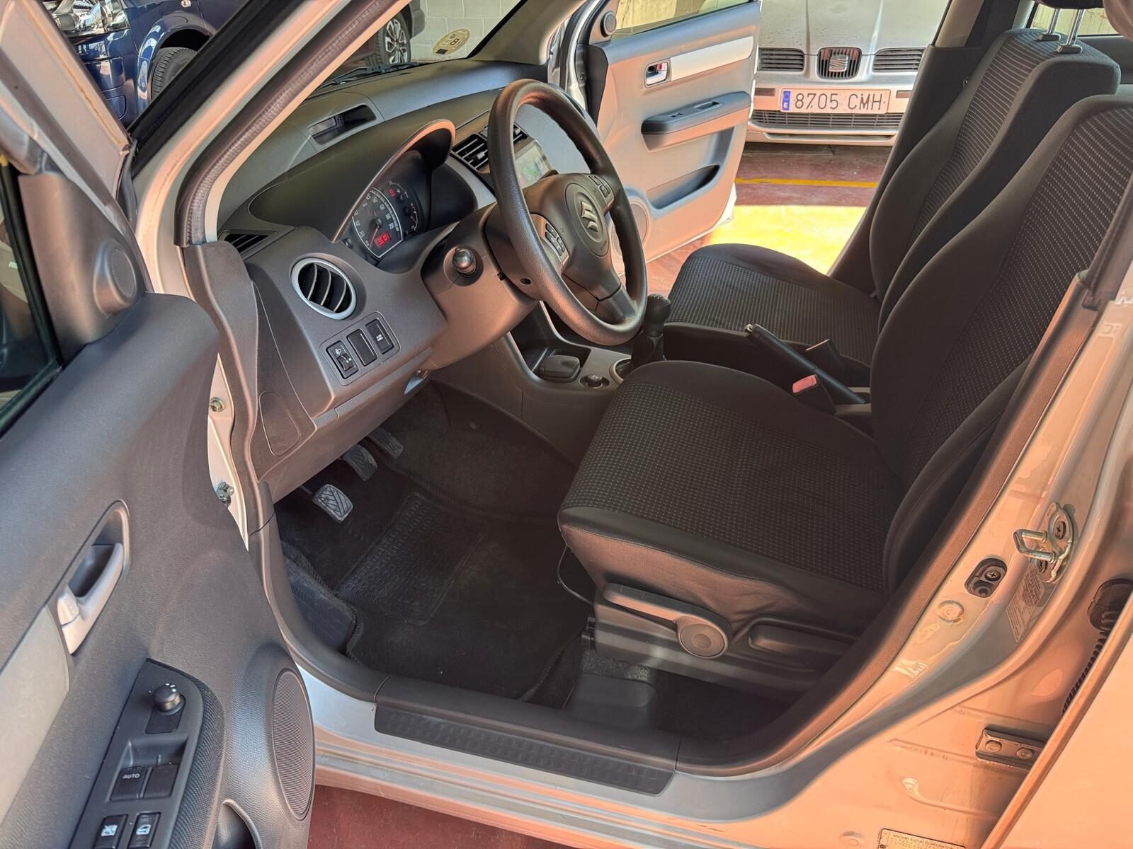 SUZUKI SWIFT 1.3i 90 CV