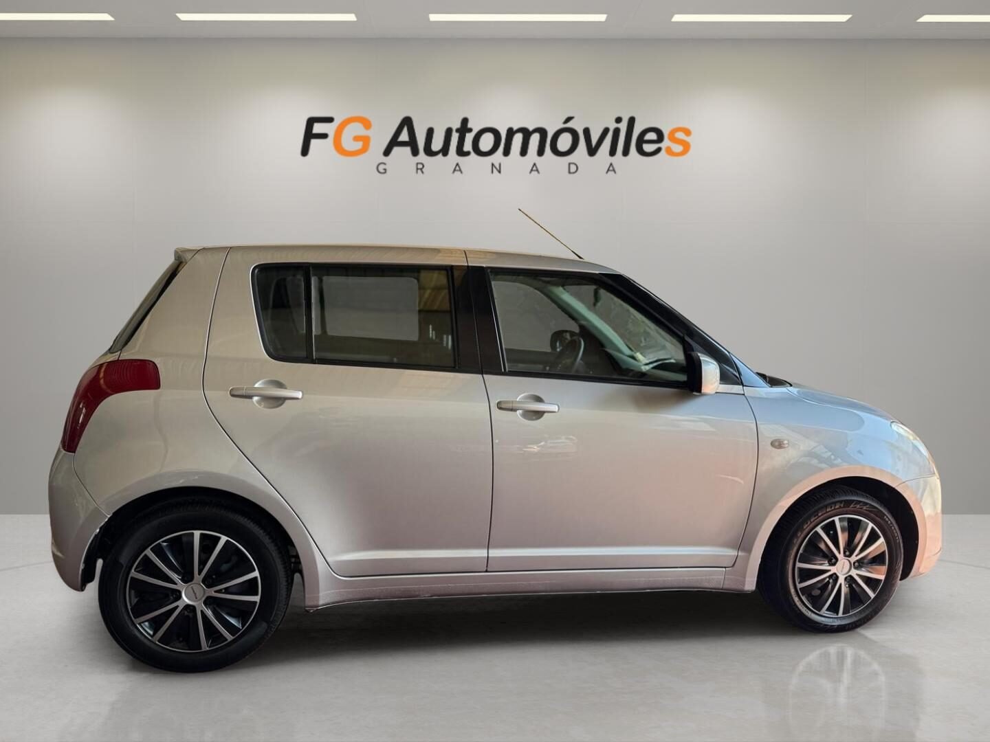 SUZUKI SWIFT 1.3i 90 CV