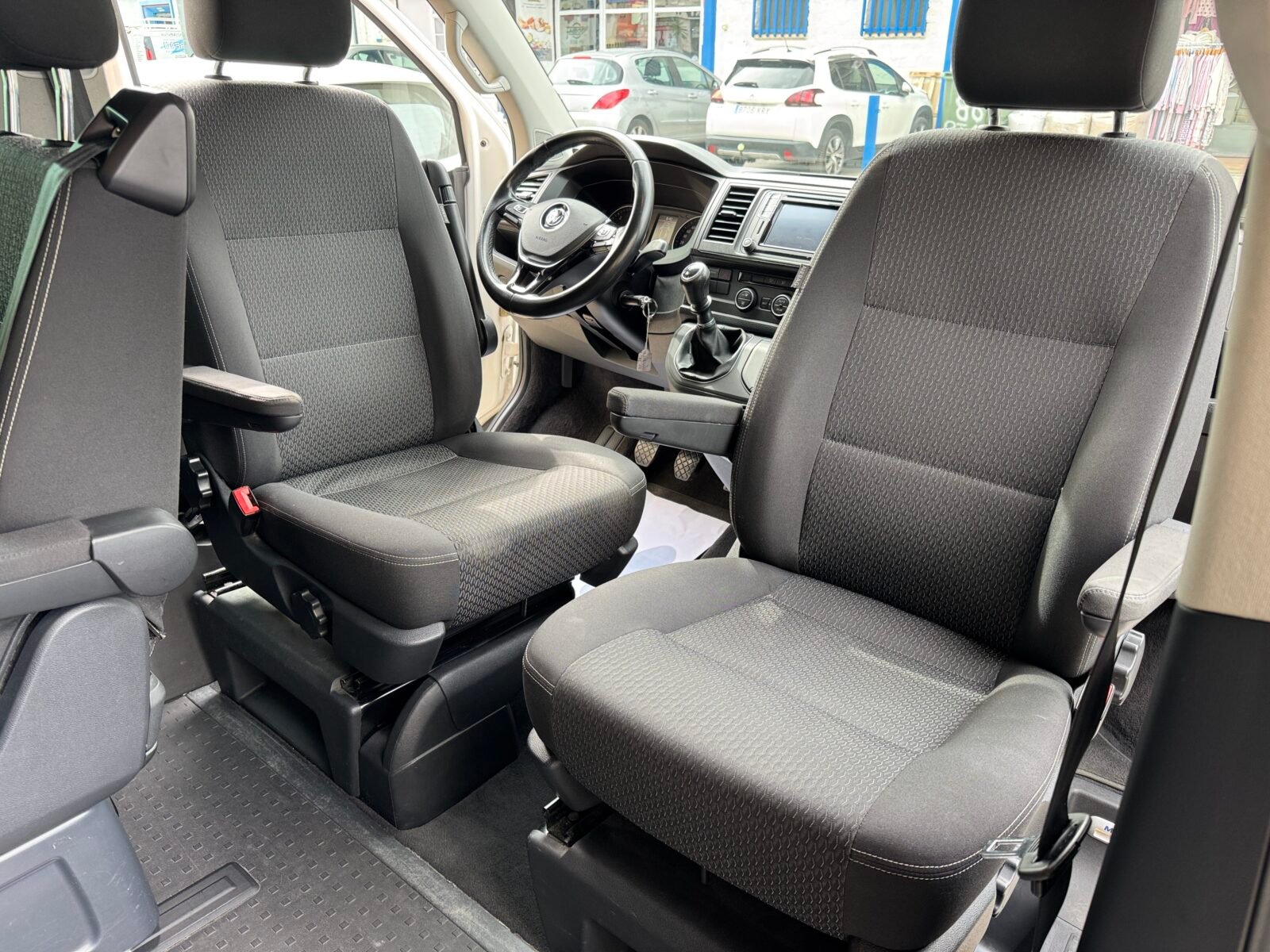 VOLKSWAGEN MULTIVAN OUTDOOR 7 PLAZAS 2.0 TDI 150 CV 