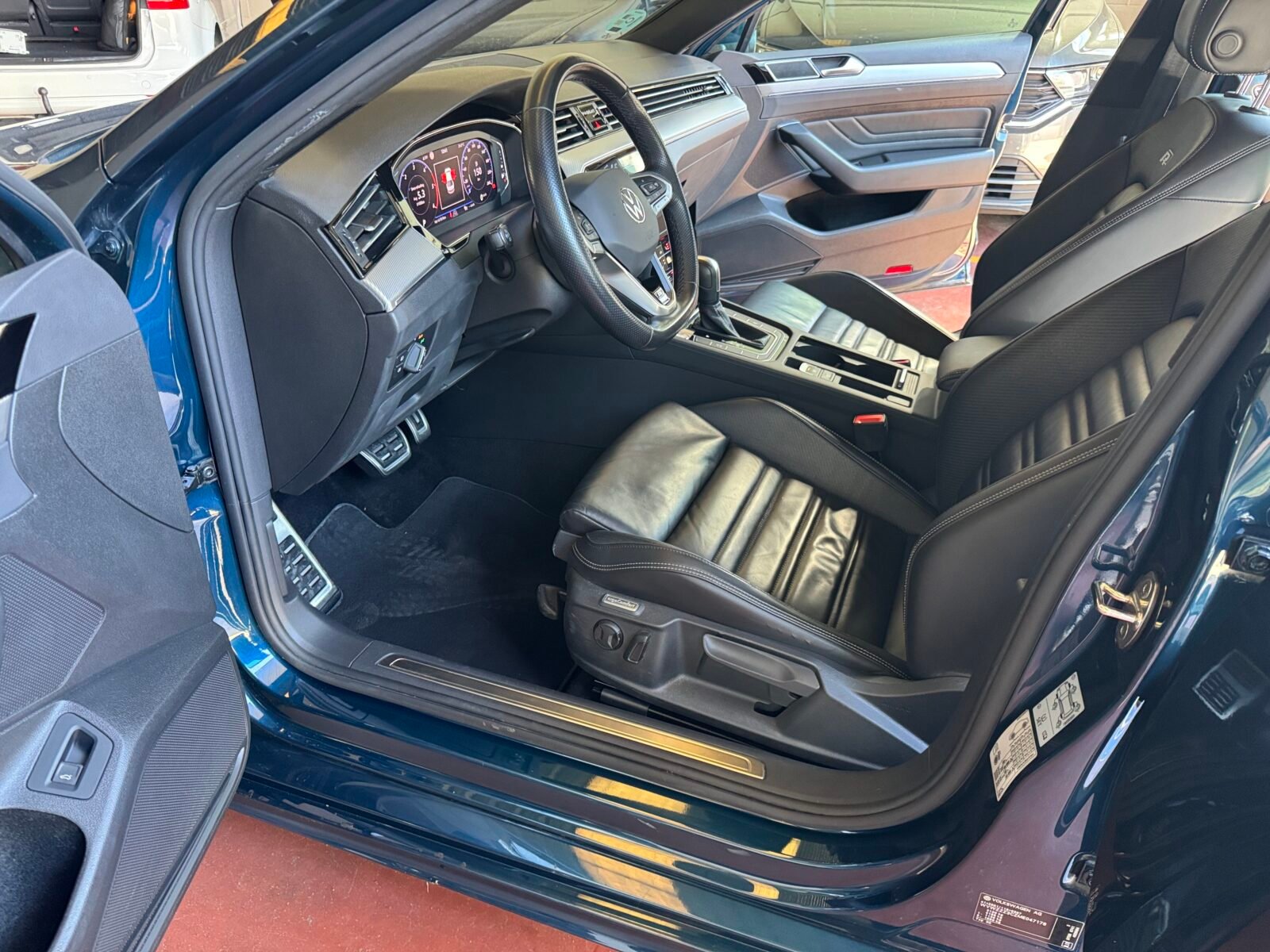 VOLKSWAGEN Passat R-LINE 2.0 TDI 150 CV DSG7