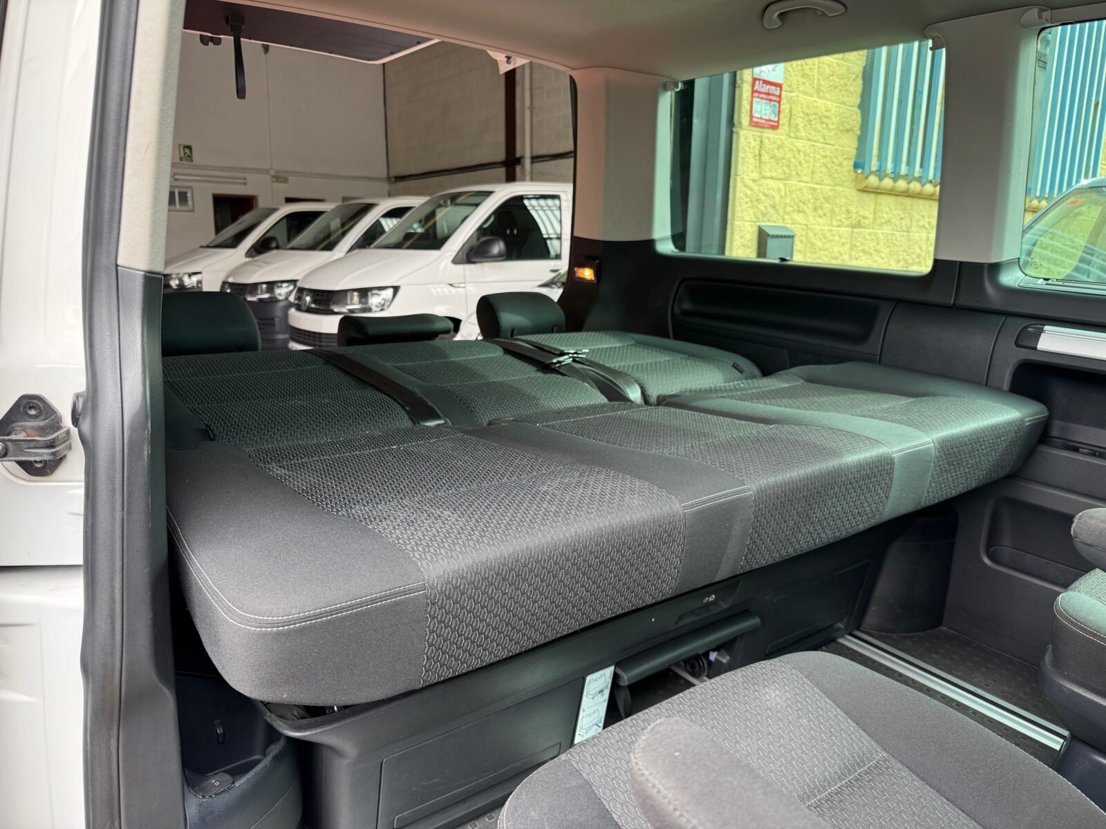 VOLKSWAGEN MULTIVAN OUTDOOR 7 PLAZAS 2.0 TDI 150 CV 