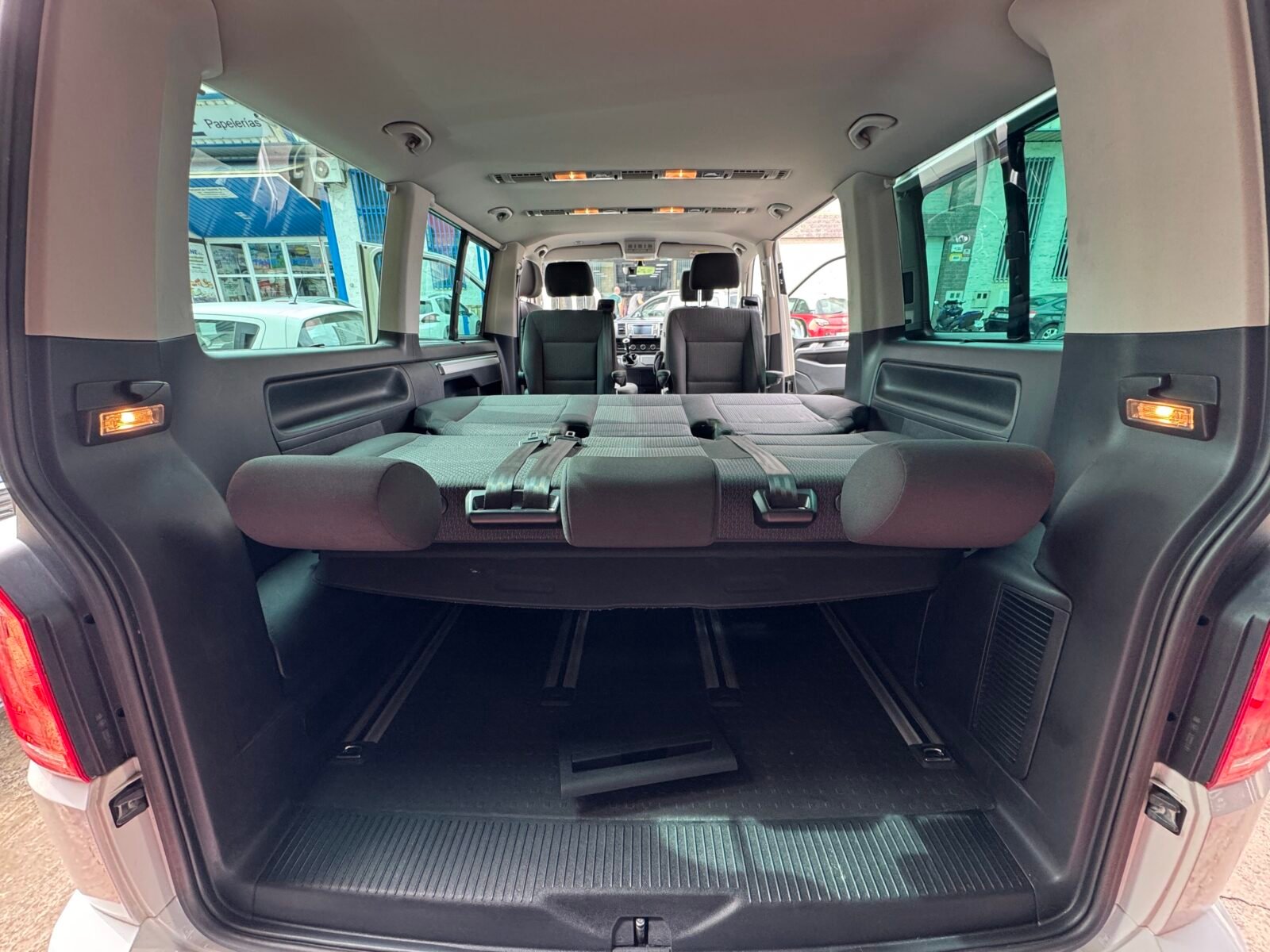 VOLKSWAGEN MULTIVAN OUTDOOR 7 PLAZAS 2.0 TDI 150 CV 