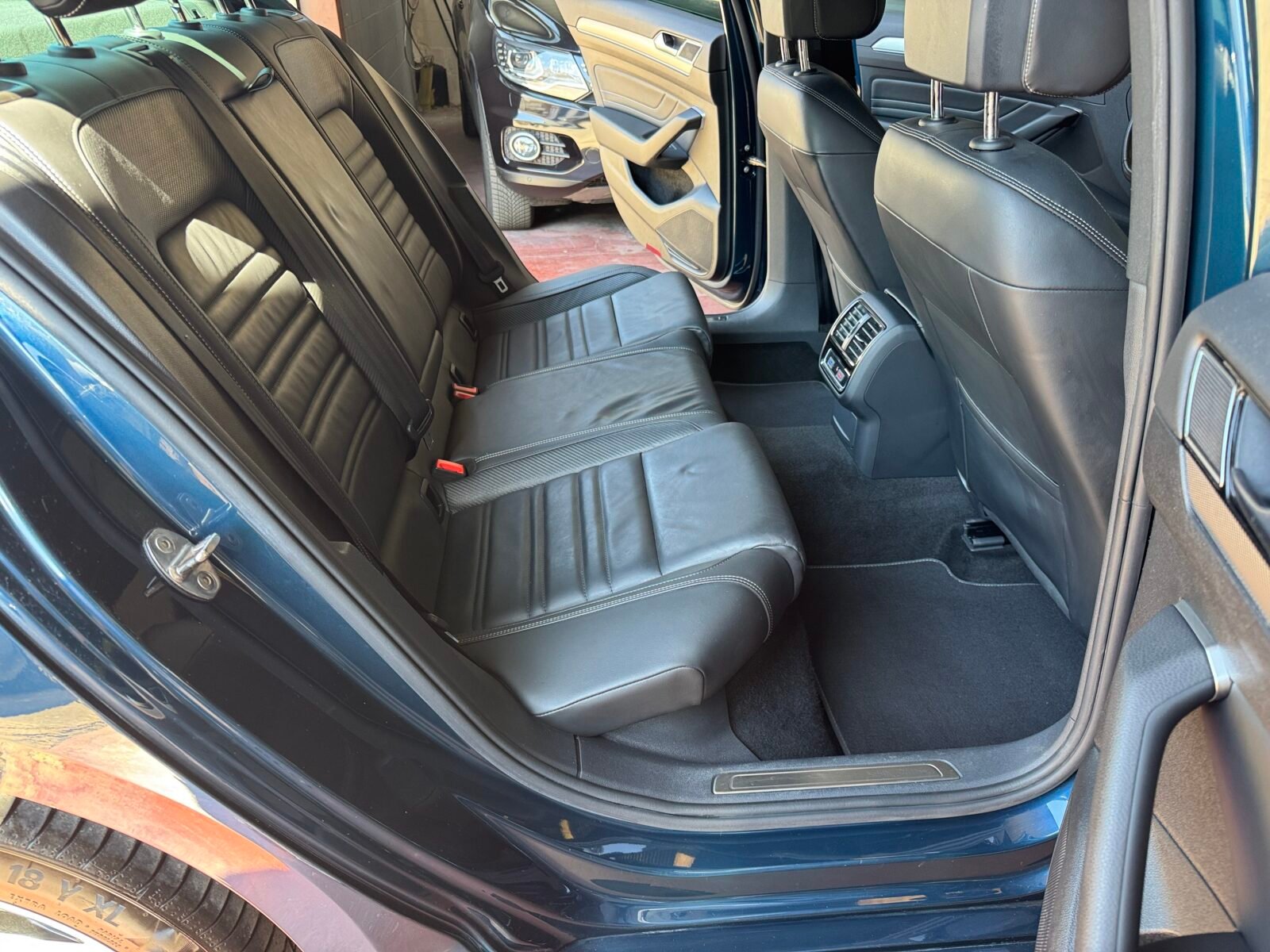 VOLKSWAGEN Passat R-LINE 2.0 TDI 150 CV DSG7