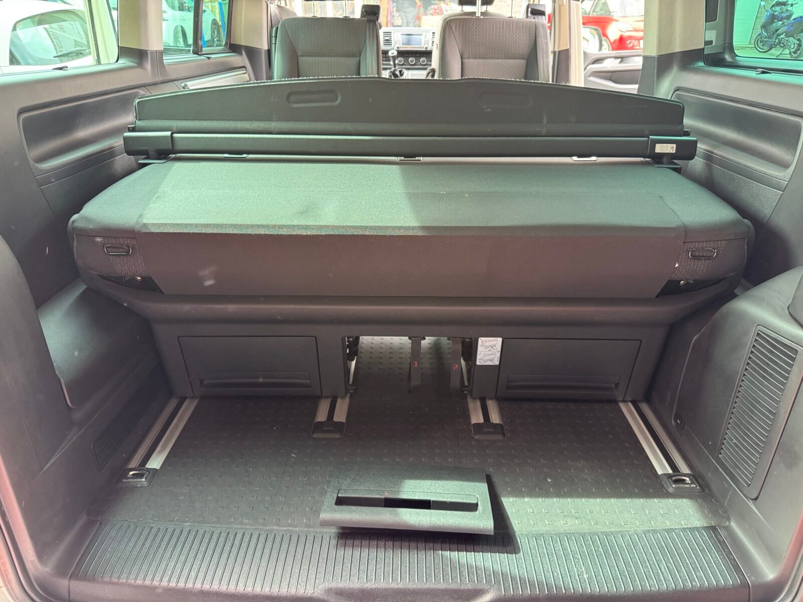 VOLKSWAGEN MULTIVAN OUTDOOR 7 PLAZAS 2.0 TDI 150 CV 