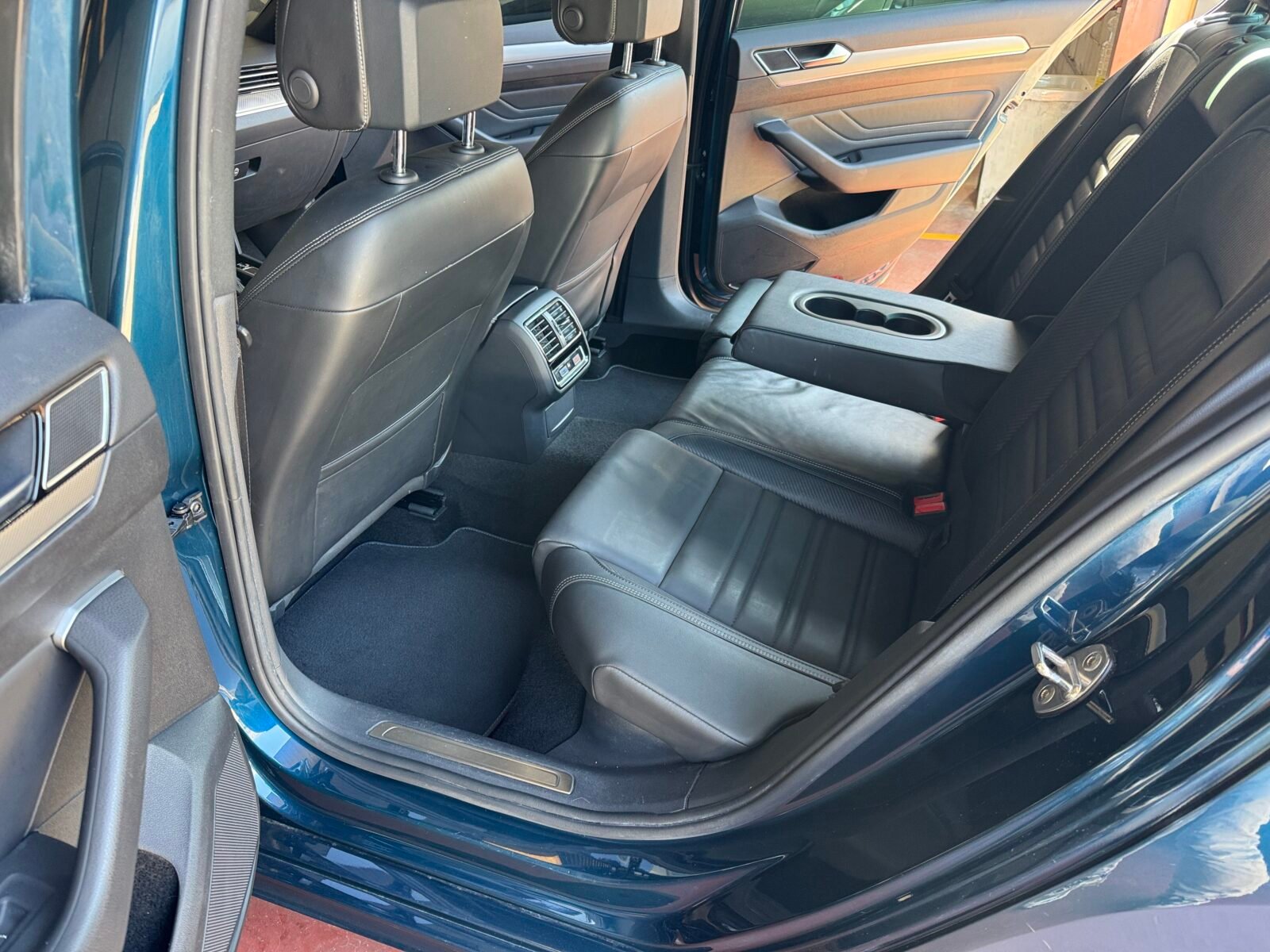 VOLKSWAGEN Passat R-LINE 2.0 TDI 150 CV DSG7