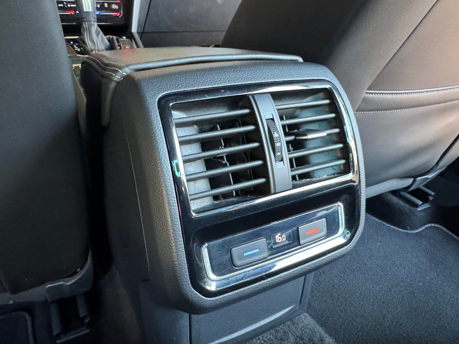 VOLKSWAGEN Passat R-LINE 2.0 TDI 150 CV DSG7