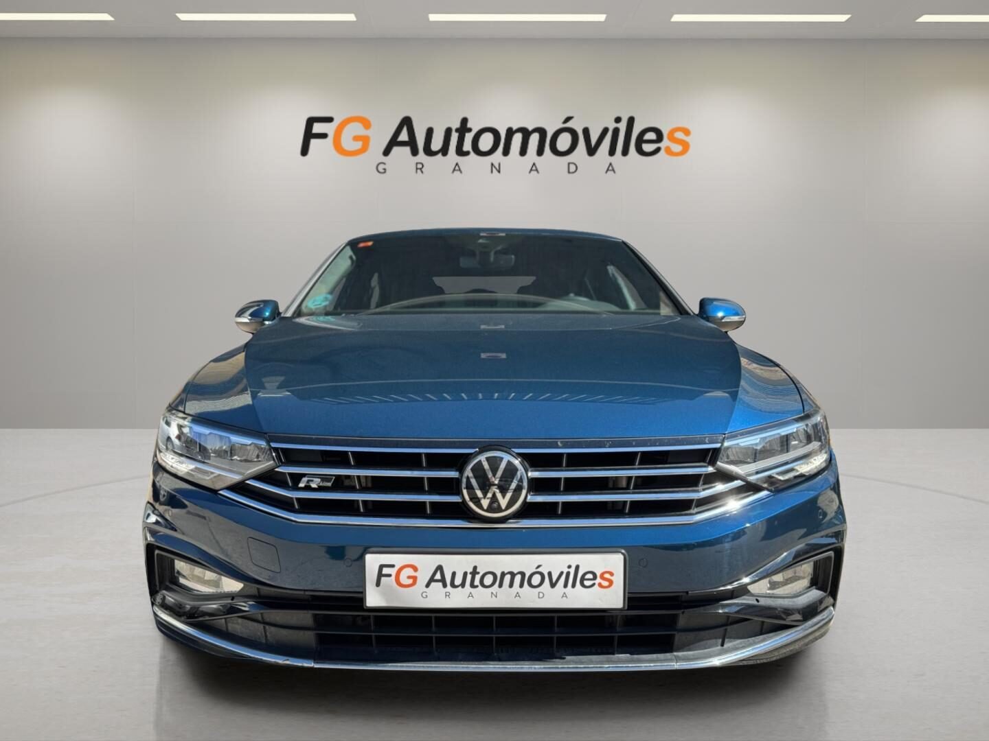 VOLKSWAGEN Passat R-LINE 2.0 TDI 150 CV DSG7
