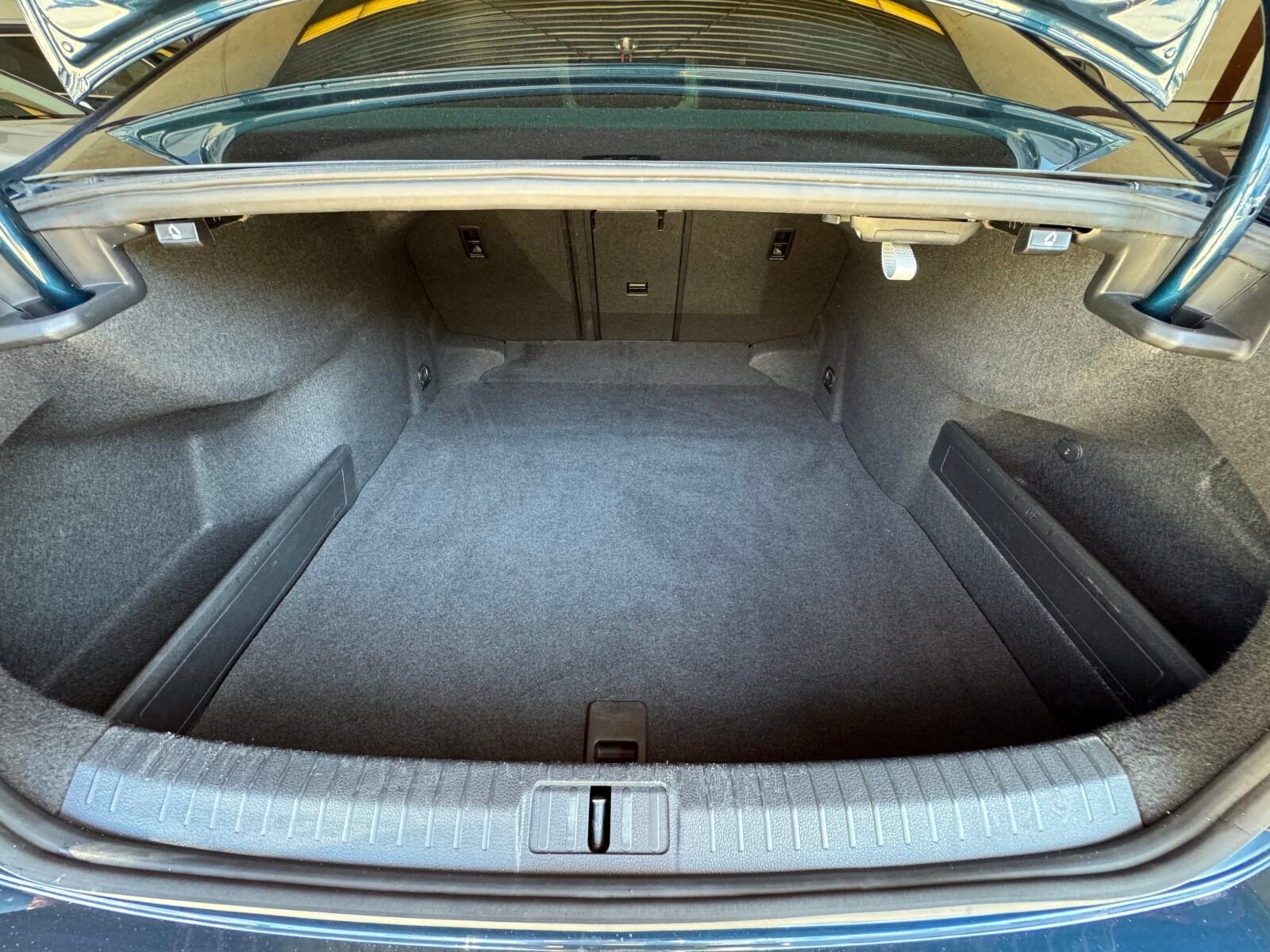 VOLKSWAGEN Passat R-LINE 2.0 TDI 150 CV DSG7
