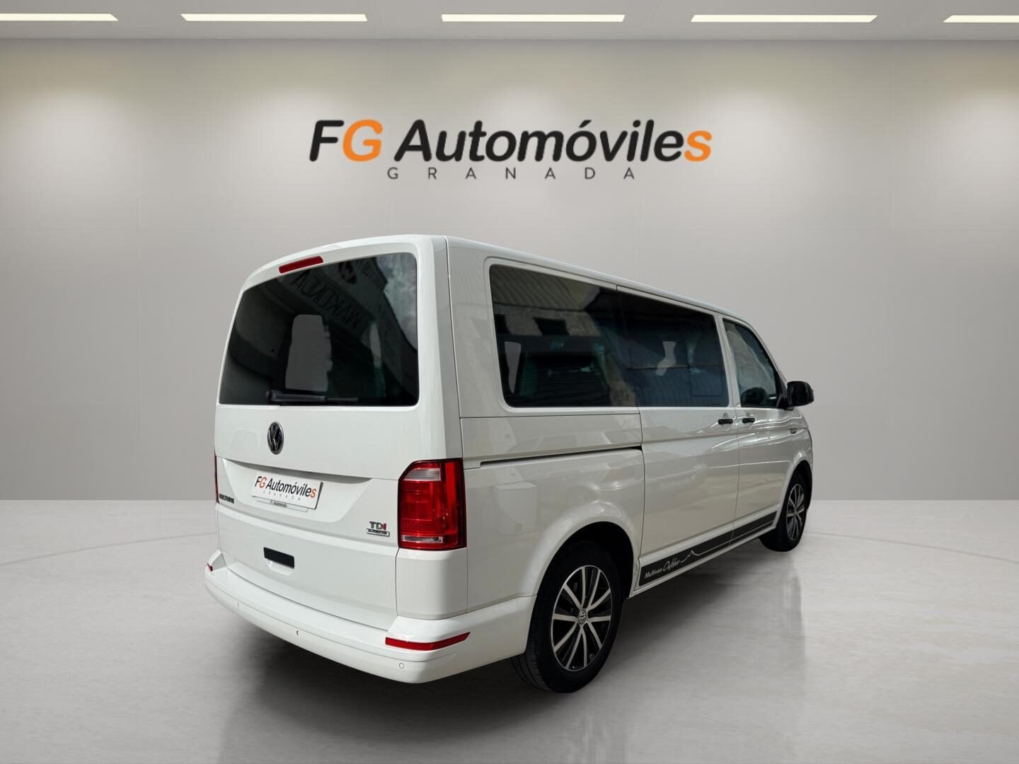 VOLKSWAGEN MULTIVAN OUTDOOR 7 PLAZAS 2.0 TDI 150 CV 