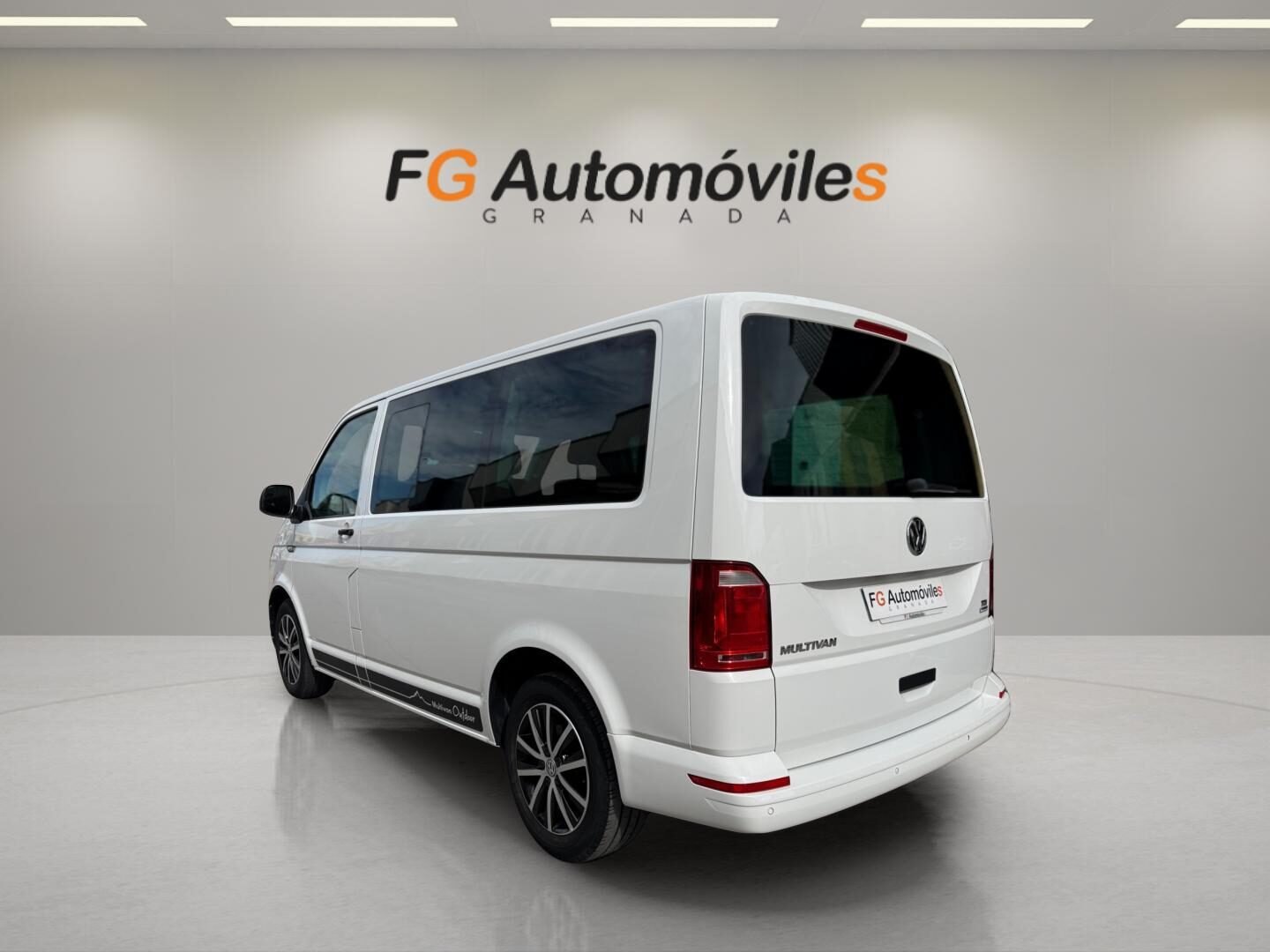 VOLKSWAGEN MULTIVAN OUTDOOR 7 PLAZAS 2.0 TDI 150 CV 