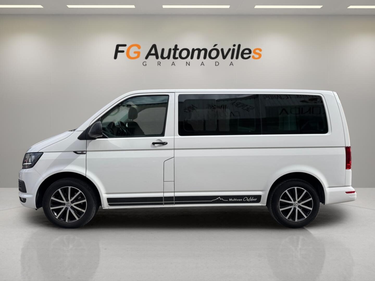 VOLKSWAGEN MULTIVAN OUTDOOR 7 PLAZAS 2.0 TDI 150 CV 