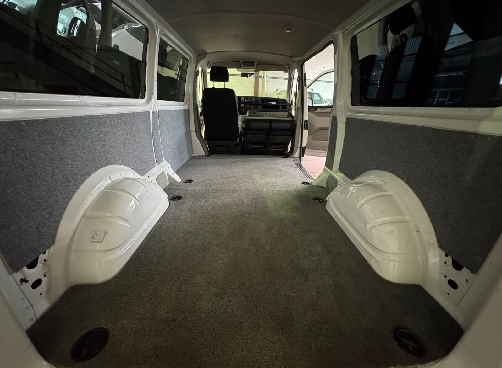 VOLKSWAGEN TRANSPORTER T6 CAJA LARGA 2.0 TDI 102 CV