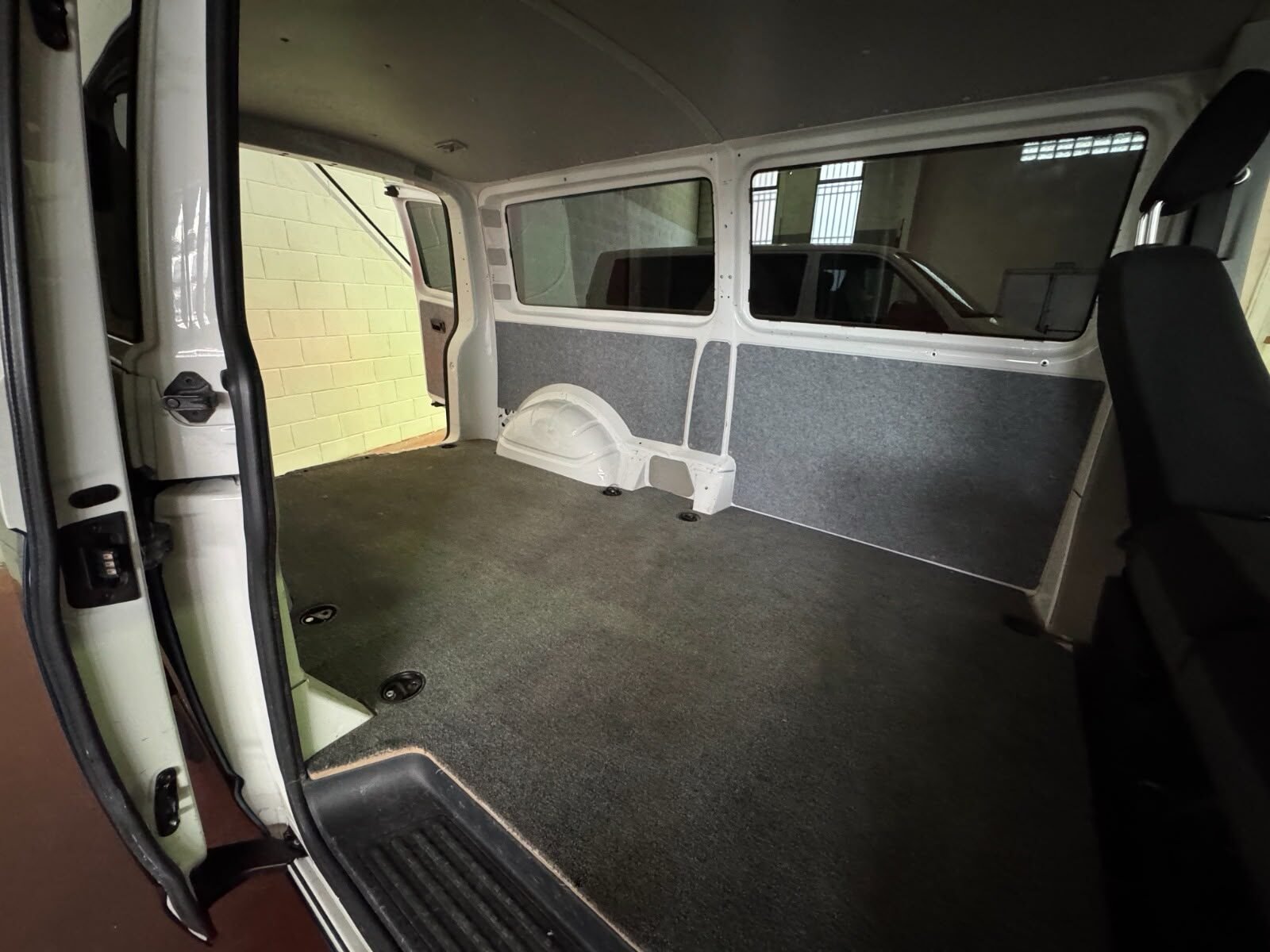 VOLKSWAGEN TRANSPORTER T6 CAJA LARGA 2.0 TDI 102 CV