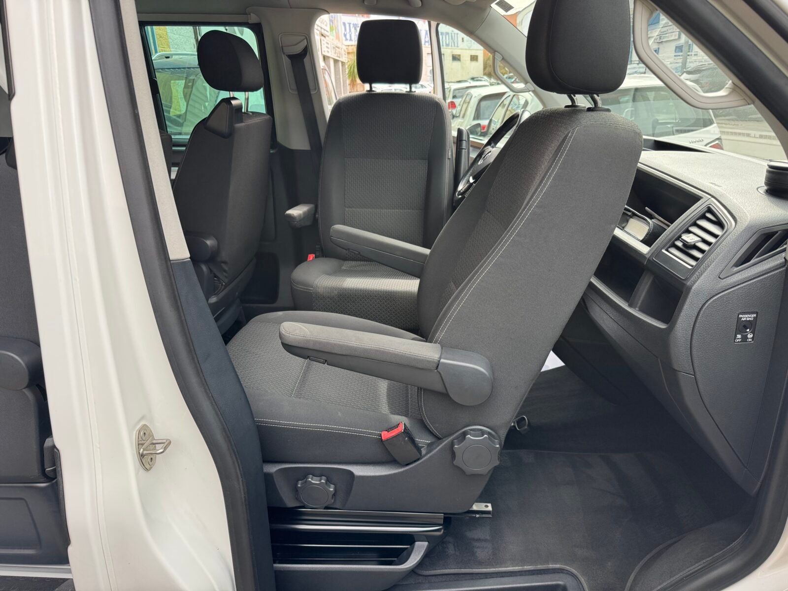 VOLKSWAGEN MULTIVAN OUTDOOR 7 PLAZAS 2.0 TDI 150 CV 